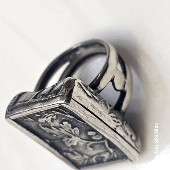 Silpada Leaf Motif Ring HTF Size 5 - Picture 3 of 6